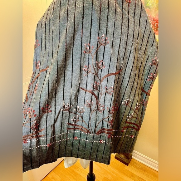 Unique Handmade Japanese theme embroidered maxi skirt,hook&bar, hidden zip back. - Picture 12 of 15